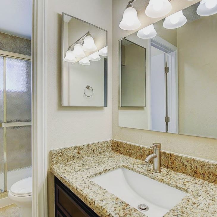 Benátska zlatá žula Vanity Top